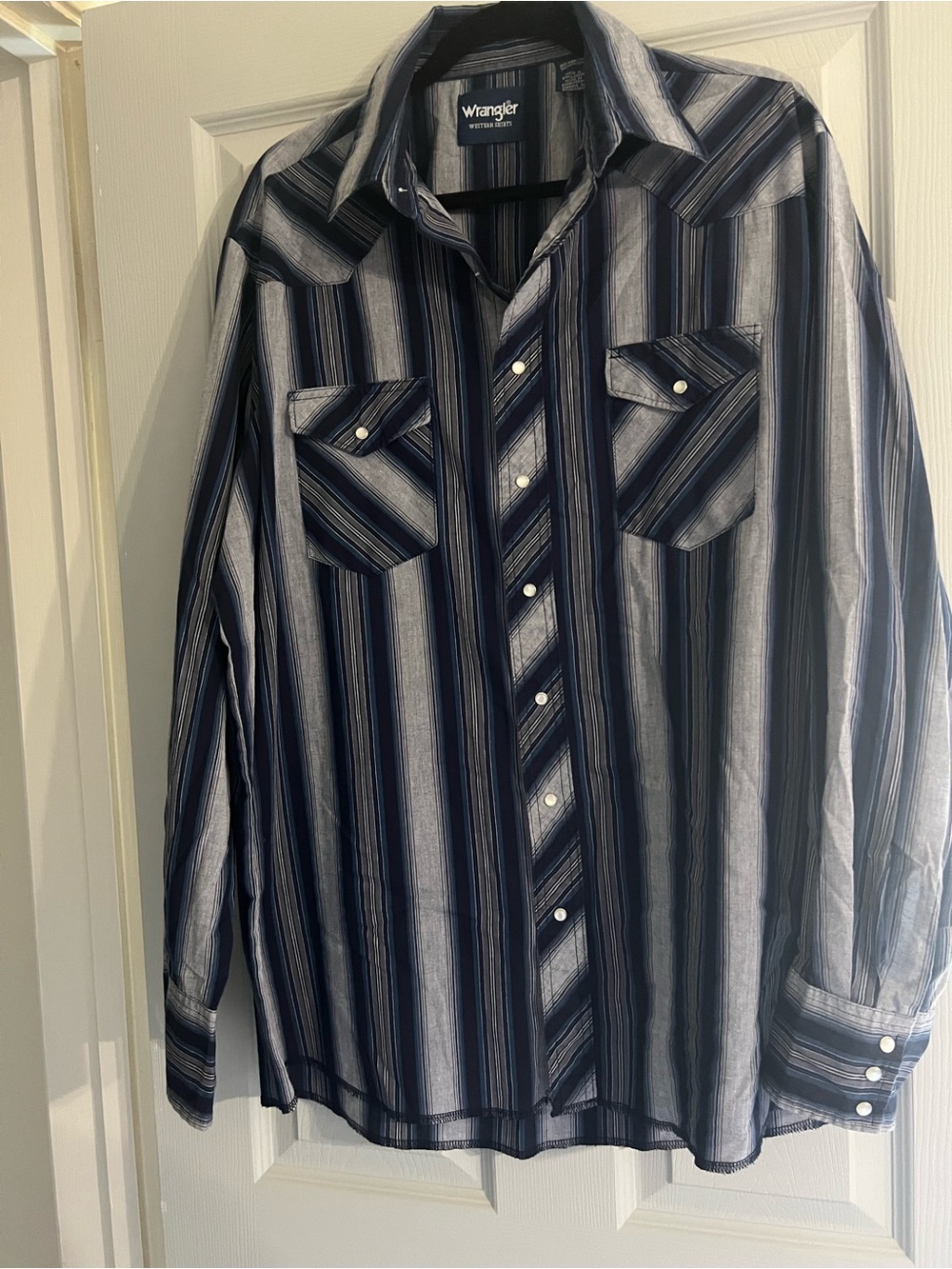 Wrangler Men’s Blue and Gray Striped Button-Down Western Shirt